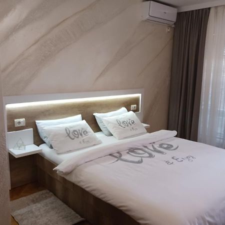 Apartments Dunja ノヴィ・サド エクステリア 写真