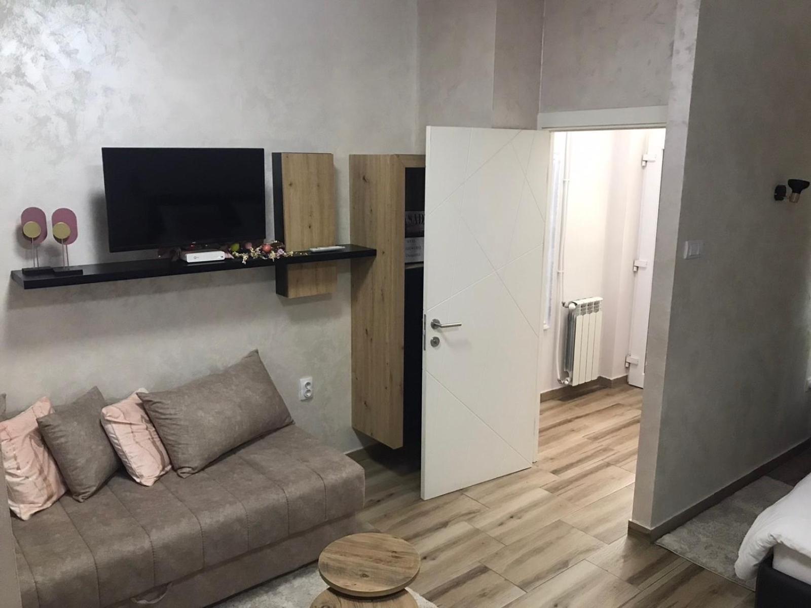 Apartments Dunja ノヴィ・サド エクステリア 写真