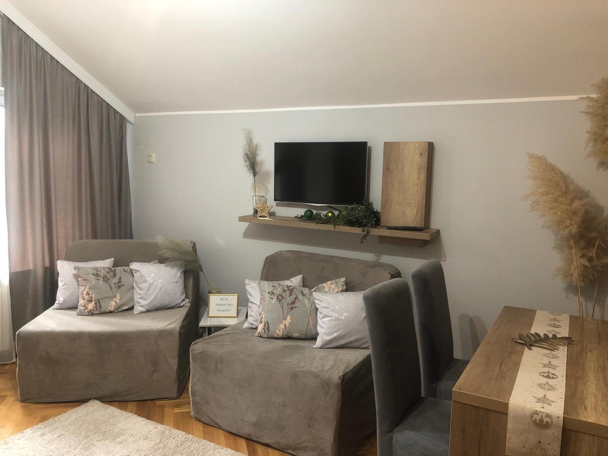 Apartments Dunja ノヴィ・サド エクステリア 写真